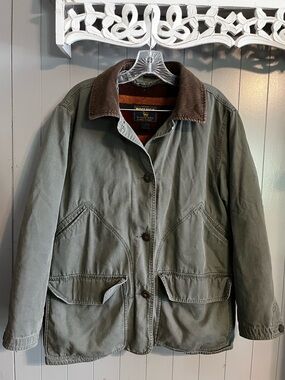 Vintage Woolrich Ladies Chore Coat /Barn Coat Wool lined olive green /corduroy
